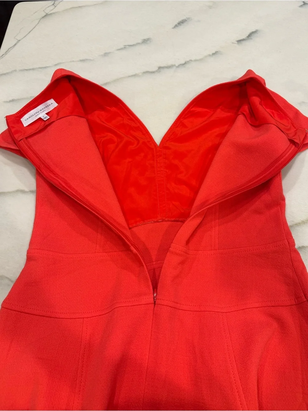 Carolina Herrera Dress Size 14 Red Wool V Neck Short Sleeve Italy‎